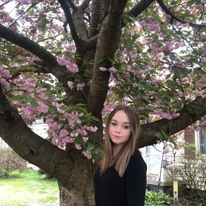 Meet your Posher, Layla